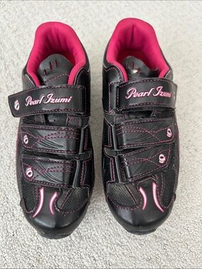 Pearl Izumi Women's Black and Pink Cycling Shoes
